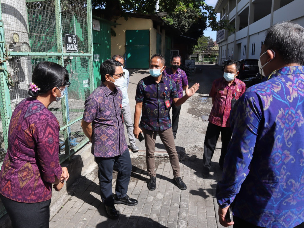Pastikan Ketersediaan Oksigen di Badung Aman, Sekda Adi Arnawa Pantau Kesiapan RSD Mangusada